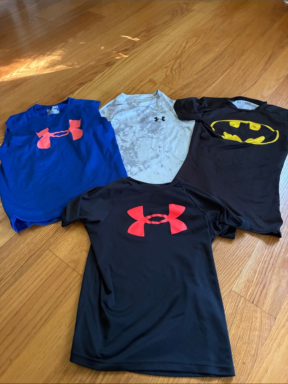 Under Armour Boys' Black Short Sleeve Tee with Red Logo (Athletic)